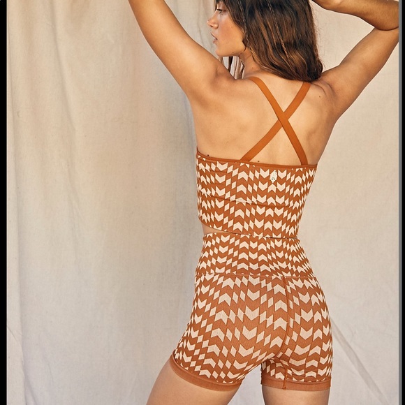 Free People Movement Good Karma Chevron Crop + Short (as a set) - Picture 4 of 13